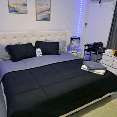 APARTAMENTO EN ALTOS 4TO PISO CERCA  DE  15 Y 17 VEDADO  🪟 CON BALCON  VISTA 🪟 AL MAR 🌊 - Img 120211908