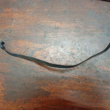 Se vende chasis, microprocesador, lector de dvd y cable conector de disco SATA. - Img 123777987