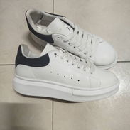 Alexander McQueen - Img 55750122