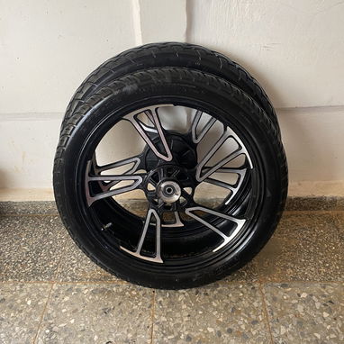 Juego de llantas de moto bera sbr con gomas y camaras - 2/2
