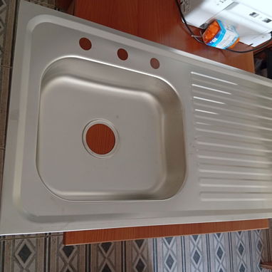 FREGADERO DE ACERO INOXIDABLE CON ESCURRIDOR A LA DERECHA - 4/5
