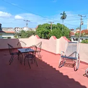 Vendo casa en 1er piso de biplanta en el Vedado, zona alta, 2 terrazas - Img 57128833