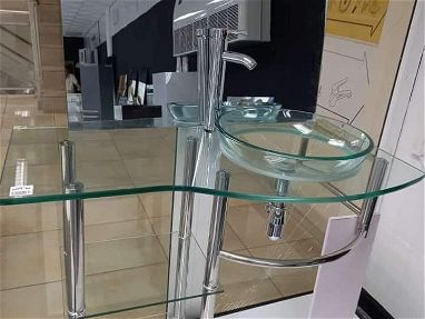 Mueble de baño de cristal con espejo y todos sus accesorios - Img main-image-46216522