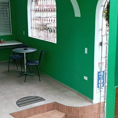 ¡APARTAMENTO DE LUJO EN CUBA! 🌴 3 Habitaciones, 3 Baños Privados, AC, Cocina Equipada. IDEAL GRUPOS/FAMILIAS. - Img 121650530