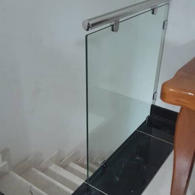 🤩 💯 🔝 🔨 🪛 RECIENTE INSTALACIÓN 🪛 🔨 🔝 💯 🤩 Barandal para escalera, de cristal 10mm, sujetado con herrajes - Img 121582042