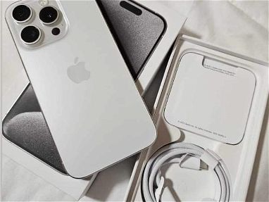 Se vende iPhone 📱15 pro Dual sim 512gb en caja📦🆕.  (Color blanco) modelo europeo, Dual Sim. Libre de fabrica. 0km - Img 66743429