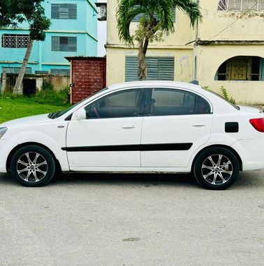 Vendo o negocio Kia Rio del 2008 hecho 2011 - Img 70738634