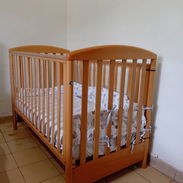 Vendo cuna con colchón mandada de Italia - Img 54937548