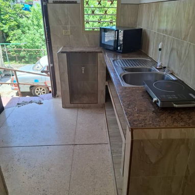 Se renta casa en Guanabo a partir de 2 habitaciones, todas climatizadas y espacio para varios autos. - Img 120956764