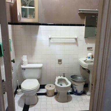 Casa independiente en miramar de 2 cuartos y 2 baños. - 2/10