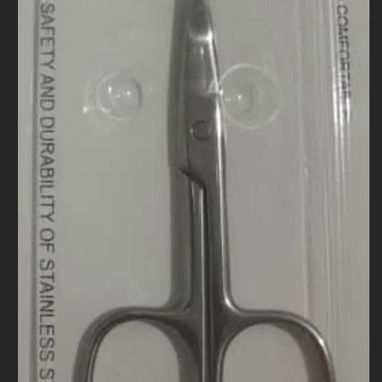Materiales para barbería y manicura en Centro Habana (alicates, tijeritas, cuchillas, cera, lámparas portátiles, peine - Img 122616231