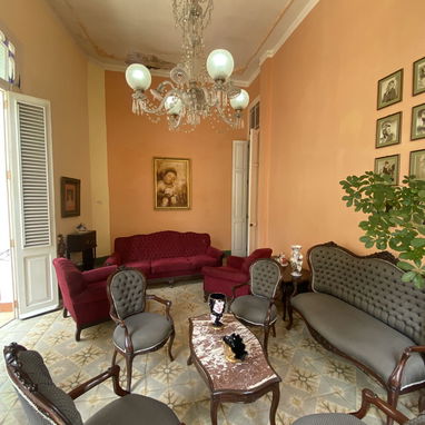 Casa Colonial de dos plantas en Venta - Img 124465204