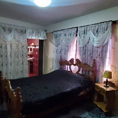 Cod.Z Casa de Renta Lujo en Santa Fe, 5 Dormitorios + Seguridad Total + Piscina + WiFi Rápido - Img 109169730