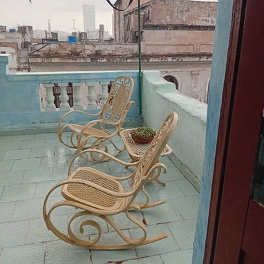 Se vende apartamento centro habana 3er piso avenida belascoain de 2/4 con dos baños se deja telefono fijo 2 split y más - 6/10