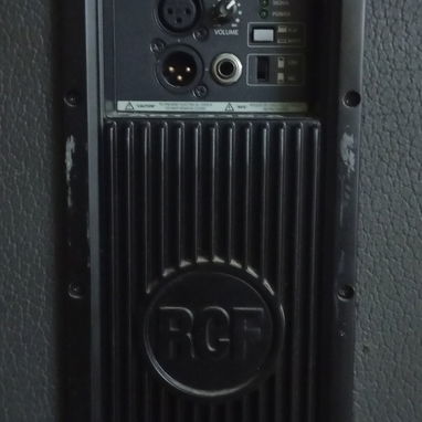 Bafle autoamplificado TOA 250w - 3/3
