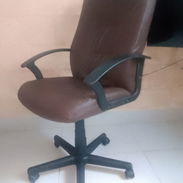 Silla giratoria ejecutiva. - Img 55614491