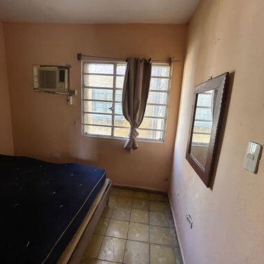 Rento departamento en nuevo vedado con balcón a la calle - 6/7