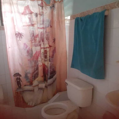 Casa de 90 metros con portal sala comedor 3 cuartos Jardincito patio y pozo. En la Palma Pinar del rio se vende. - 3/5
