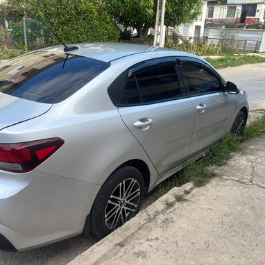 Vendo o negocio Kia Río 20 20 el panameño motor 1.4 caja sexta - Img 113151533