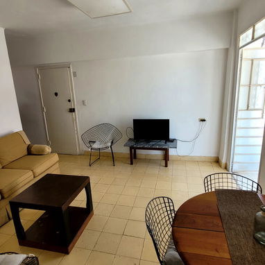 Apartamento en Vedado, 5ta y 8 - 3/5