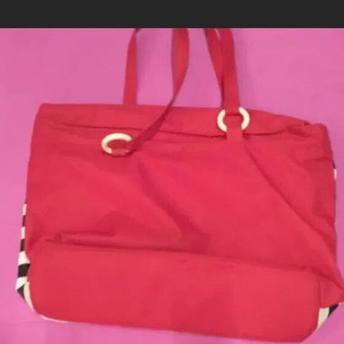 BOLSA ROJA 1400 PESOS - Img 123510174