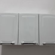 Estantes blancos de aluminio para la pared - Img 57965823