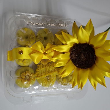 🎁 Dulces personalizados (minidonas mini donas, torticas, brownies, trufas y cupcake) + flores artesanales 53072444. - 4/6
