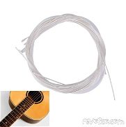 Cuerdas sueltas de Guitarra Acústica - Img 45396387