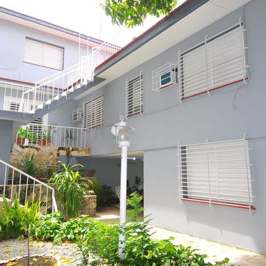 RENTA EN NUEVO VEDADO - 4/10