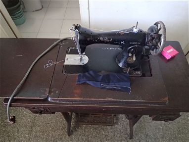 Se vende máquina de coser singer - Img 69177383