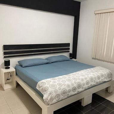 Se renta apto independiente de una habitación en el vedado por 17 y L. 58858577 - Img 39046779