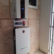 Kit de Energía Inversores + Baterías Con instalación incluida, de 4,5 con 5 kilos, 6 con 10 kilos, y 10 con 15 kilos. - Img 56773655