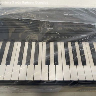 Yamaha PSR-E273 61-Key Portable Keyboard - 2/5