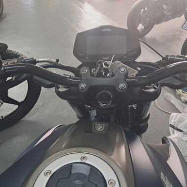 SUZUKI GIXXER 250 - 8/8