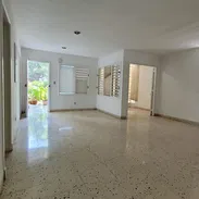Vendo Apartamto Capitalist X74y13 Playa Bajos 3habit 2baños garaje gas calle 52700401 - Img 51282281