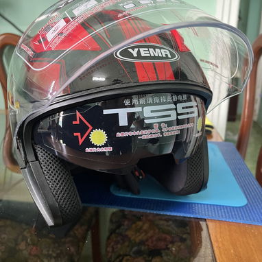 Casco para su moto Profesional cerrado con doble visera. Certificado! Rojo y negro. Con tomas de aire!! - Img 73402900