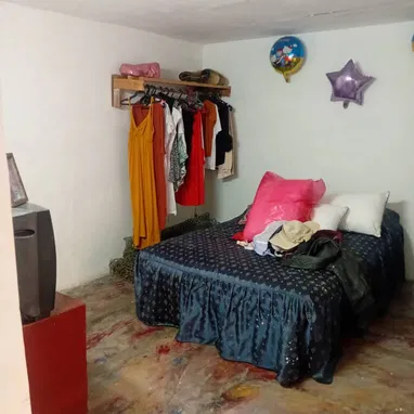 🏡*$22.000usd AJUSTABLES. En venta hostal (BAJOS) en Centro Habana*  🚘  *Posibilidad de parqueo detras de la casa.*   * - 8/10