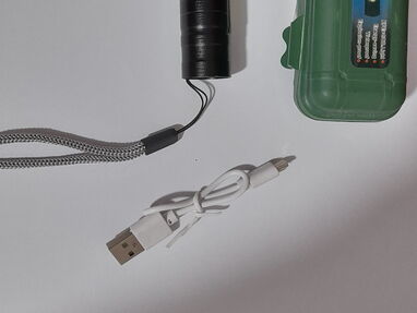 Linterna/Lampara Recargable por USB de Emergencia - Img 64386912
