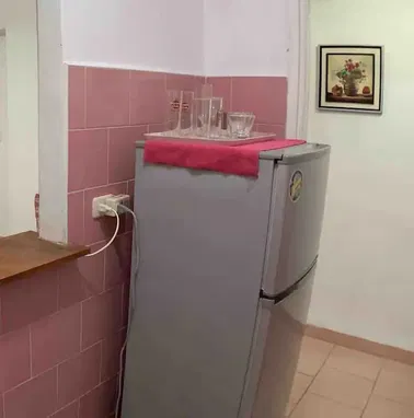 SE RENTA APTO INDEPENDIENTE EN EL VEDADO. ONE ROOM. 4TO PISO. WIFI.54026428 - Img 78874340