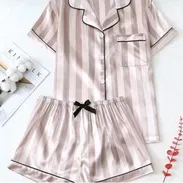 Pijama rosa a rayas de satin - Img 54631499