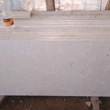 Plancha, losas y rodapié de mármol crema de buen material no dudes en contartarnos - Img 121344359