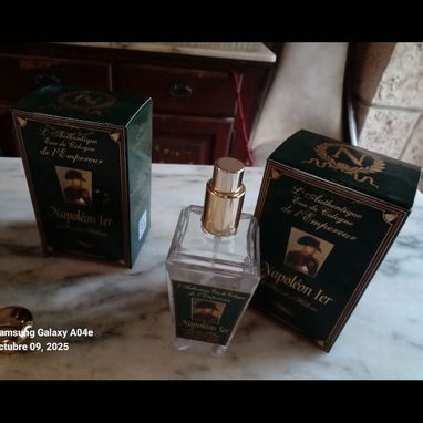 Auténtica agua de colonia del Emperador Napoleón en Santa Elena. Caja sellada - Img 111748537