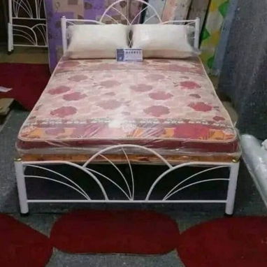 Se vende muebles ,camas ,colchones - Img 103972685