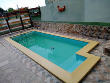 ⭐Renta casa de 3 habitaciones, 3 baños, piscina, cocina,Freezer,garage ,ubicada en Guanabo - Img 62306341