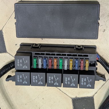 Caja de Fusibles + Relays 12V (70 USD) - Img 109379397