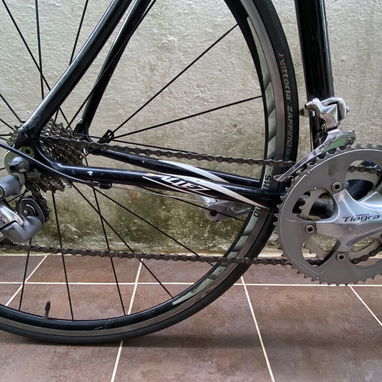 Bicicleta de ruta Specialized de fibra de carbono y aluminio - Img 125209451