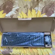 Combo de teclado y mouse inalámbricos nuevo en su caja - Img 50096933