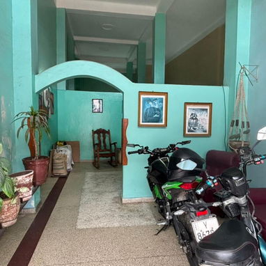 OPORTUNIDAD ÚNICA! Propiedad Puerta Calle en Centro Habana – Ideal Negocio o Vivienda - Img 120352786