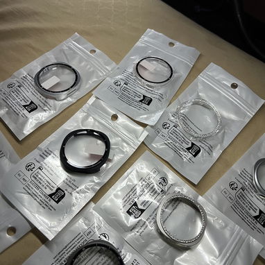 Protectores y Micas de cristal para Galaxy Watch 8 (40,44 y 46mm Clasico). Tengo Marcos solos y protectores Completos!! - Img 111294841