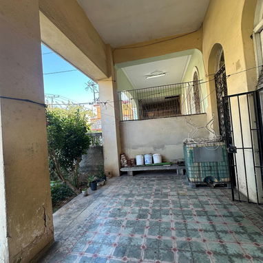 🏡 Venta de Casa en el Vedado – Ubicación Premium  Oportunidad única en el corazón del Vedado, específicamente en 25 y E - Img 122388616